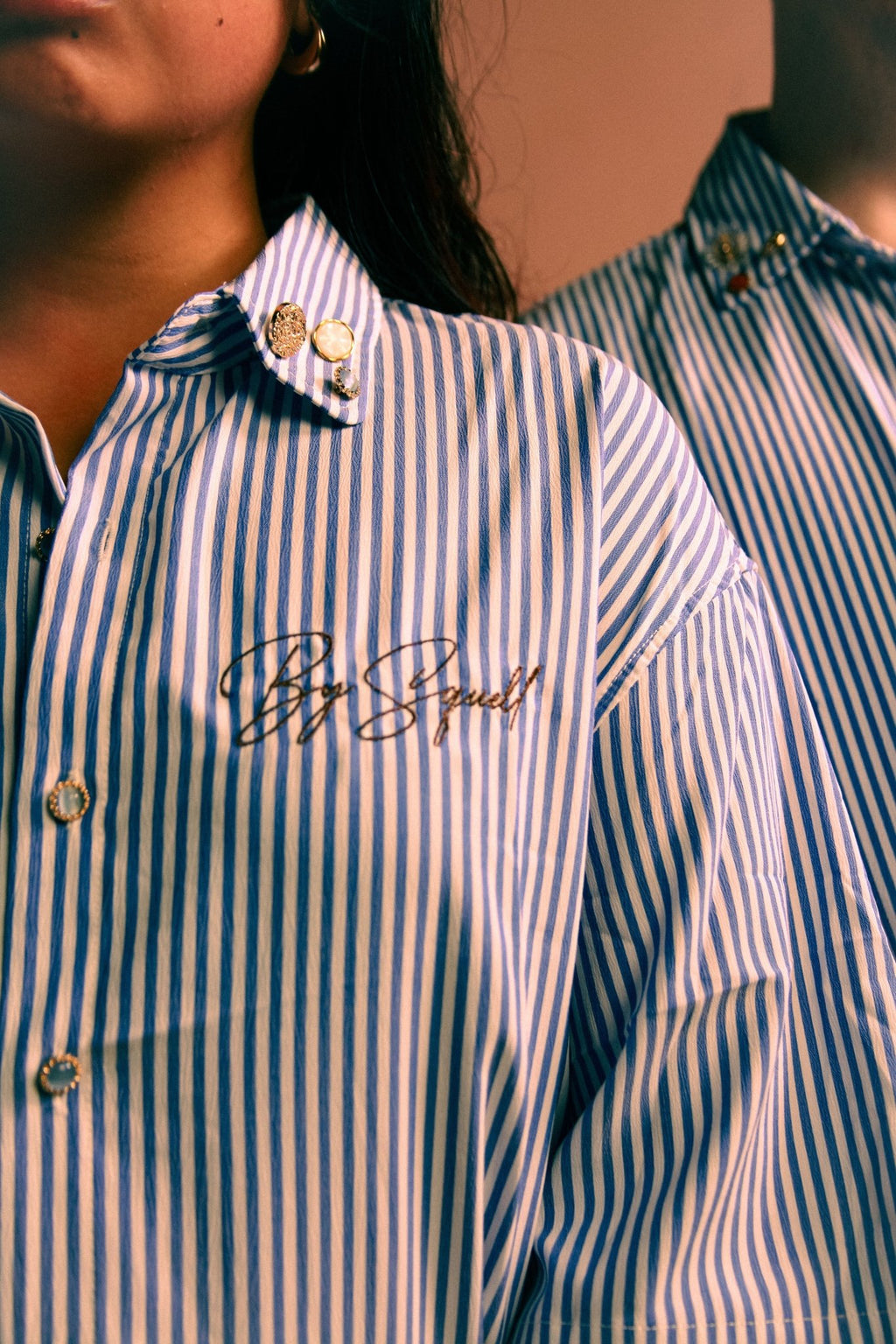 B.H.B Button Up V2 - DesignedBySquell - T-Shirt - SB.H.B Button Up V2DesignedBySquell